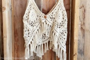 Boho Tank Top Crochet Pattern - I love this fun, funky, fring-y Crochet Boho Tank Top Pattern! It’s super cute layered with long necklaces over a sundress.