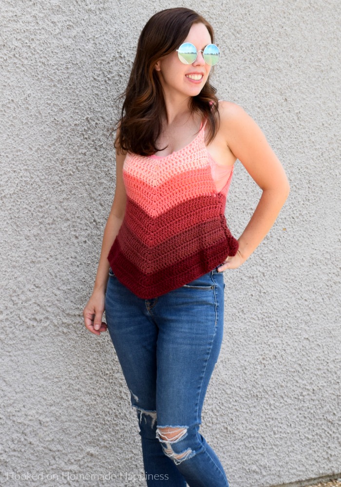 Ombre Crochet Tank Top - Are you ready for summer? I so am! This Ombre Crochet Tank Top is the perfect addition to my summer wardrobe. 