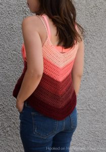 Ombre Crochet Tank Top - Are you ready for summer? I so am! This Ombre Crochet Tank Top is the perfect addition to my summer wardrobe.