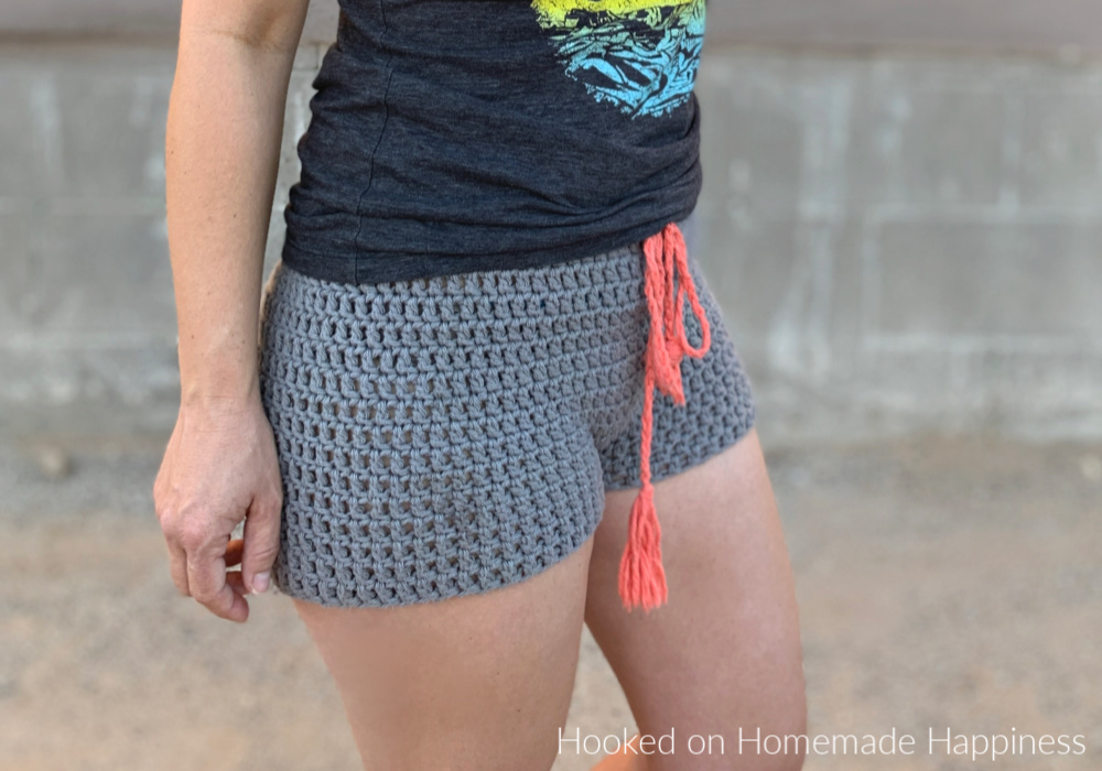 Easy Crochet Shorts - These Easy Crochet Shorts are light, comfortable and so easy to make! Perfect for wearing over your swimsuit.