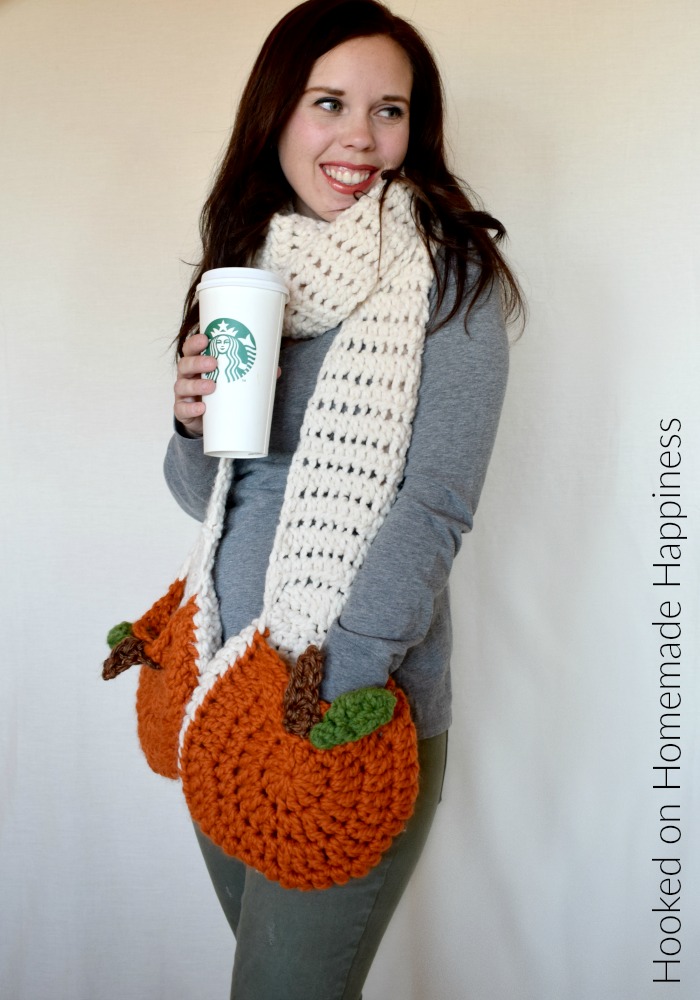 Super Scarf with Pumpkin Pockets Crochet Pattern - Is anyone else ready for everything pumpkin? I sure am! Including the pumpkin pockets in this Super Scarf with Pumpkin Pockets Crochet Pattern!