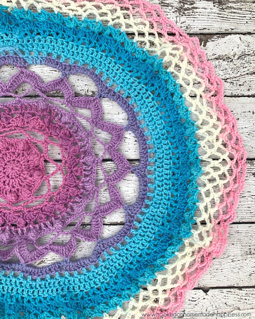 Mandala vest Crochet Pattern - Mandala vests are the perfect summer and spring accessory! I used one Lion Brand Mandala Cake for this pattern.