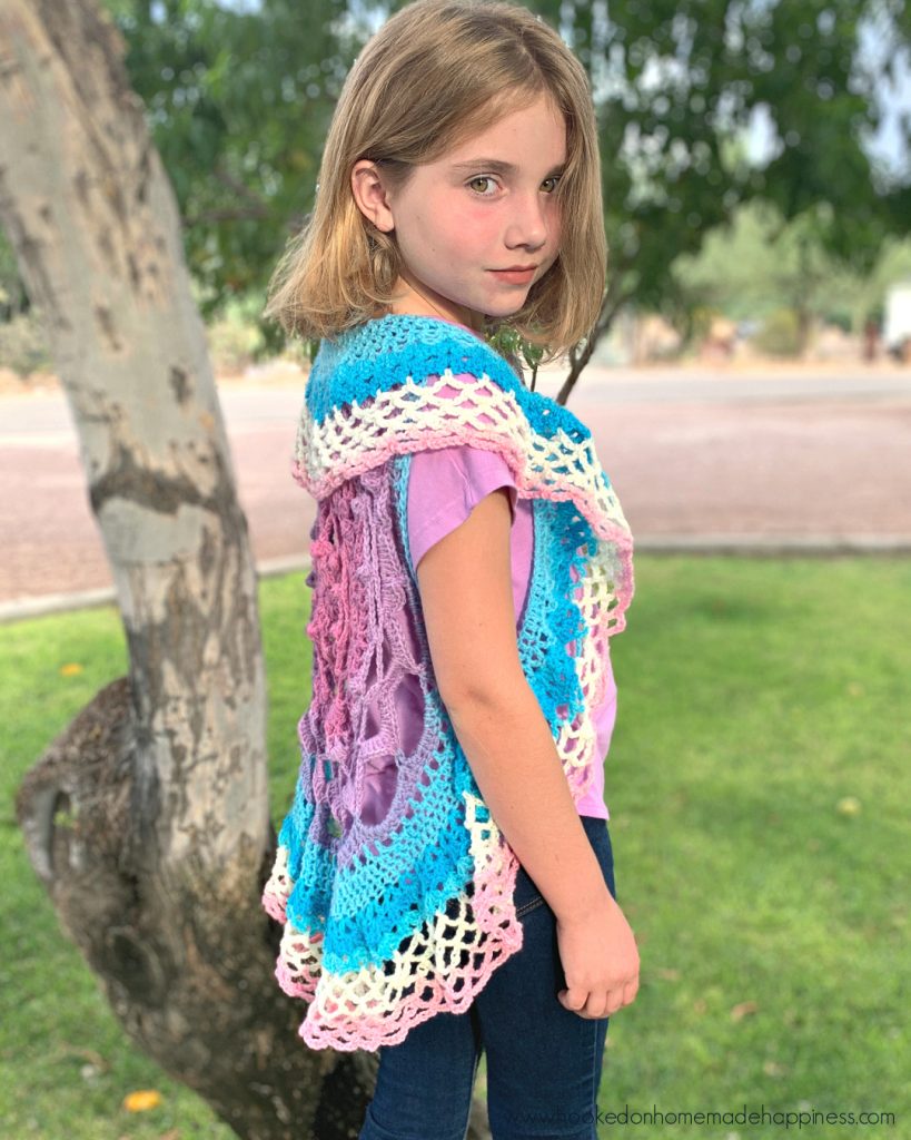 Mandala vest Crochet Pattern - Mandala vests are the perfect summer and spring accessory! I used one Lion Brand Mandala Cake for this pattern.