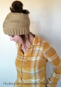 crochet messy bun beanie pattern