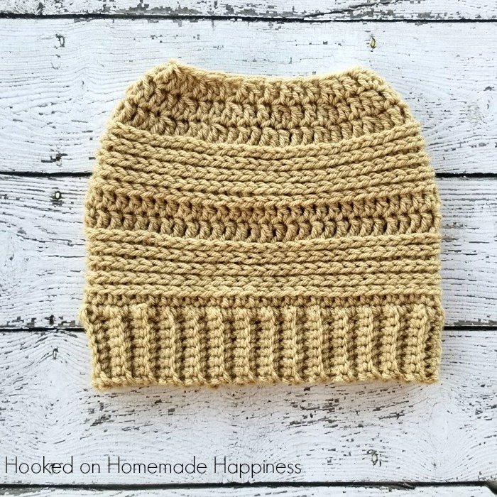 crochet messy bun beanie pattern