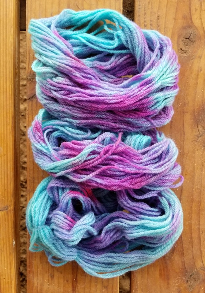 dyeing yarn in the slow cooker
