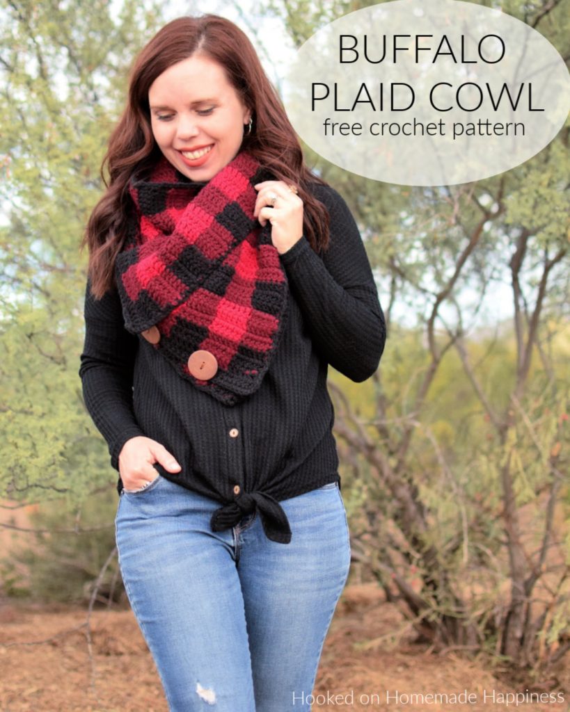 Buffalo Plaid Cowl Crochet Pattern - Creating this Buffalo Cowl Crochet Pattern is easier than you might think! Grab three colors, your H hook and you'll have this it whipped up in no time.