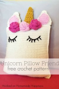Unicorn Pillow Friend Free Crochet Pattern -This sweet Unicorn Pillow Friend Crochet Pattern is the perfect huggable size and looks so pretty sitting on a bed or shelf.