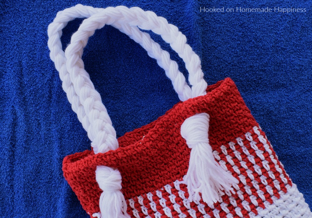 Patriotic Summer Tote Bag Crochet Pattern - The Patriotic Summer Tote Bag Crochet Pattern is so easy to make and will be super cute for your summer shananigans!