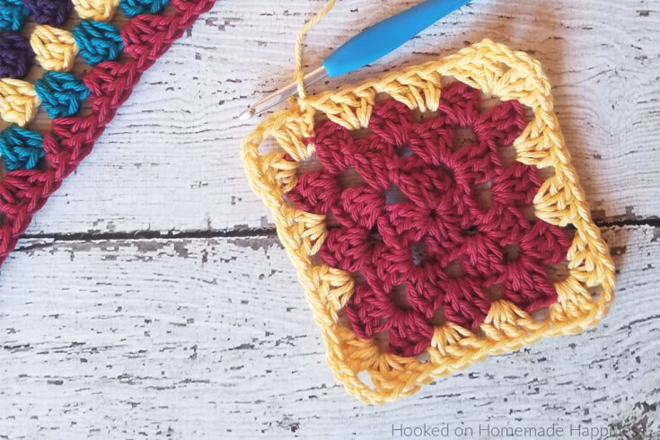 Basic Granny Square Crochet Pattern - I wanted to share with you all a classic... the Granny Square Crochet Pattern! So versatile, so many different version, so many ways to use them. This pattern is the basic granny square. You can use it to make blankets, tops, bags, coasters... endless possibilities!