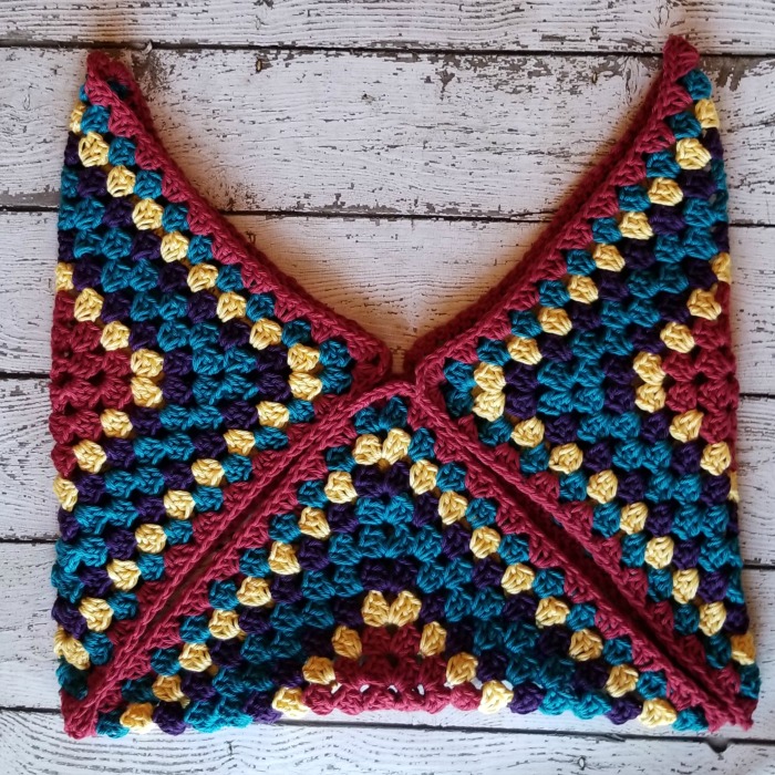 Hippie Sling Crochet Bag Pattern - Hooked on Homemade Happiness