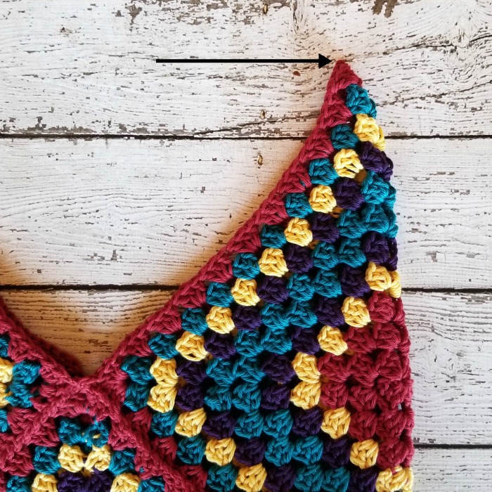 Hippie Sling Crochet Bag Pattern - Hooked on Homemade Happiness