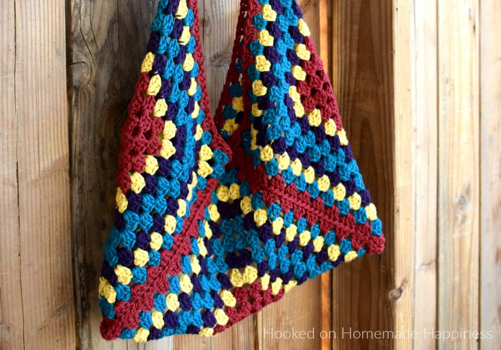 Hippie Sling Bag - The Hippie Sling Crochet Bag is my new favorite thing! It's such a fun shape, the colors are bright, and it's easy!