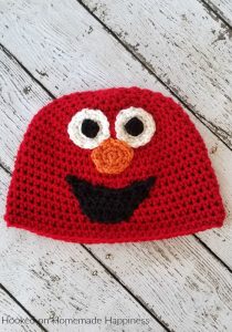 Elmo Crochet Beanie Pattern - Do you know an Elmo fan? My son loves this Elmo Crochet Beanie Pattern and has already claimed this one as his own.