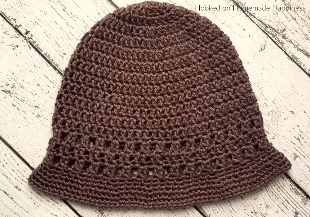 Everyday Bucket Hat Crochet Pattern - The Everyday Crochet Bucket Hat Pattern is a cute and comfortable hat. Plus, it's easy to make! #crochethat #crochetbeanie #freecrochetpattern