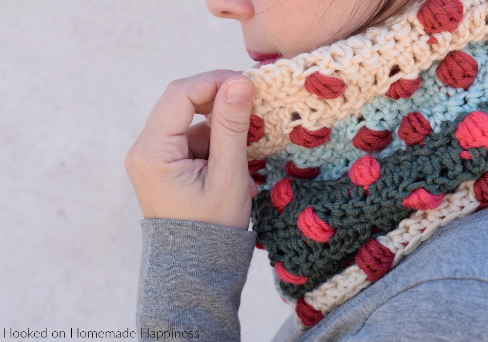 Bobbles of Fun Cowl Crochet Pattern - This Bobbles of Fun Cowl Crochet Pattern is a great pattern for the new Caron x Pantone yarn! It used 2 skeins and works up super quick. (I had it finished in one evening)