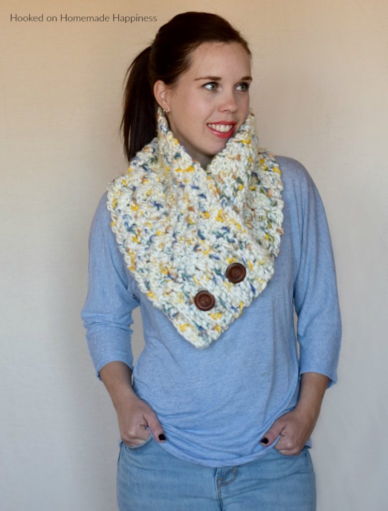 Chunky Buttoned Cowl Crochet Pattern - This Chunky Buttoned Cowl Crochet Pattern is big, bulky, and fabulous! I used this awesome yarn from Yarn Bee for this cowl and it created a beautiful texture.