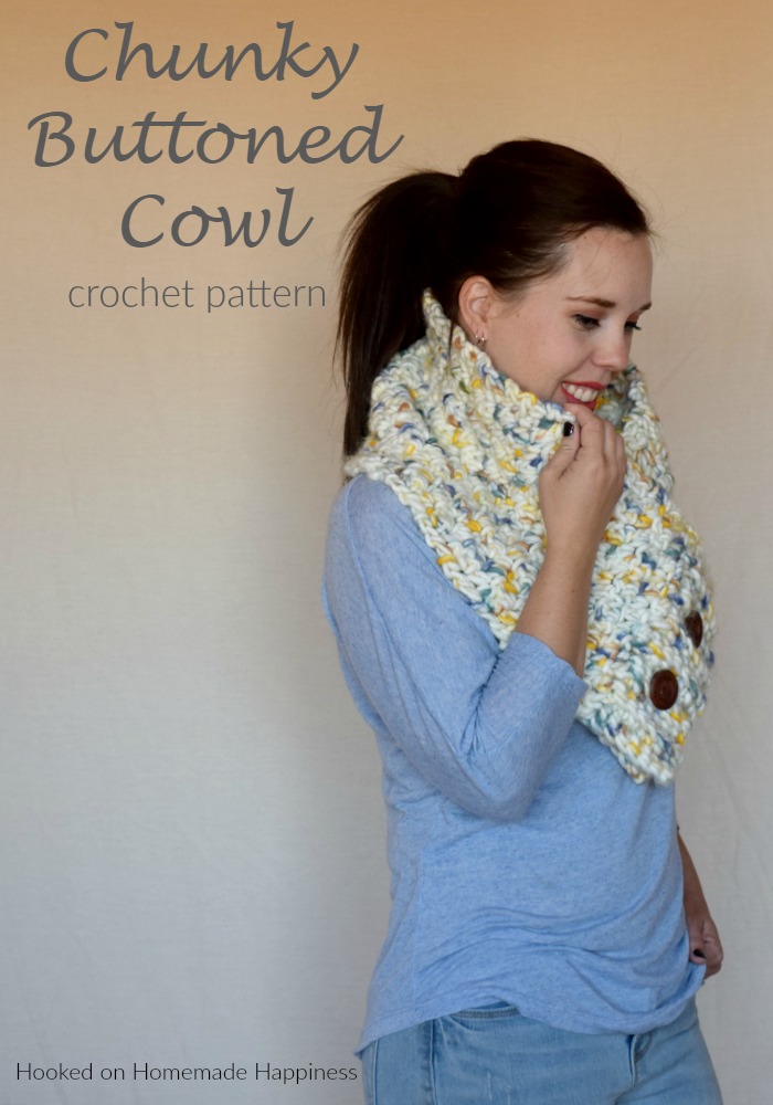 Chunky Buttoned Cowl Crochet Pattern - This Chunky Buttoned Cowl Crochet Pattern is big, bulky, and fabulous! I used this awesome yarn from Yarn Bee for this cowl and it created a beautiful texture.