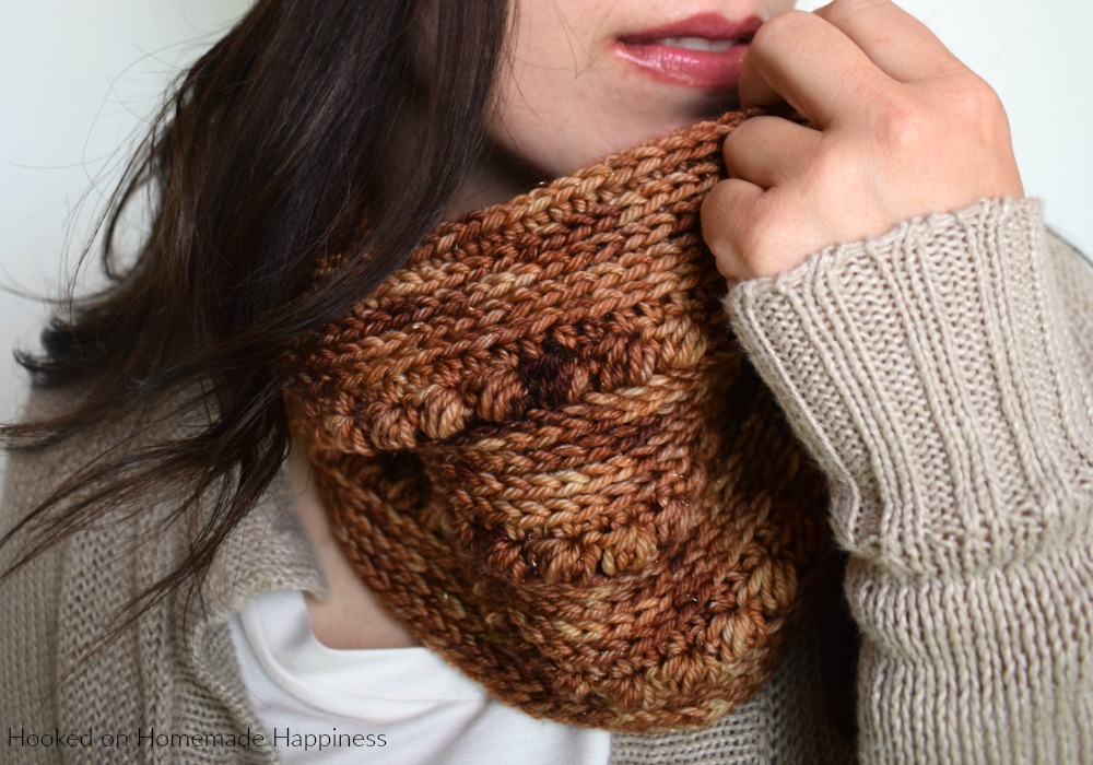 Gilded Cowl Crochet Pattern - The Gilded Cowl Crochet Pattern uses two of my favorite crochet stitches to create this pretty texture; hdc in the 3rd loop and the pebble stitch. This cowl fits close to the neck and is tall enough to cover your chilly nose. It’s a nice and toasty cowl!