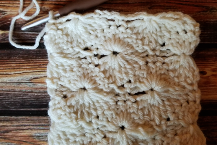 How to Crochet the Wheel Stitch - This is a detailed photo tutorial for a fun stitch... The Wheel Stitch!