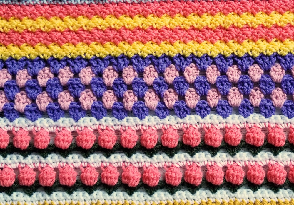 Welcome to Part 7 of the Stitch Sampler Scrapghan CAL! This week is the Granny Stripe Stitch. 