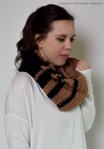 Two-Tone Infinity Scarf Crochet Pattern - Hooked on Homemade Happiness