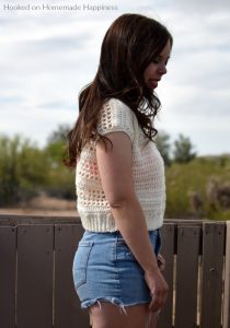 Simple Summer Tee Crochet Pattern - The Simple Summer Tee Crochet Pattern is the perfect top to add to your summer wardrobe! It's cotton, lightweight, and uses a combination of simple crochet stitches and techniques to get this cute look.