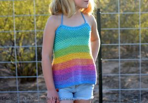 Charlotte Halter Top Crochet Pattern - The Charlotte Halter Top Crochet Pattern uses cotton DK weight yarn, so it's perfect for hot summer days! PLUS, this is a (mostly) no sew and no seam project.
