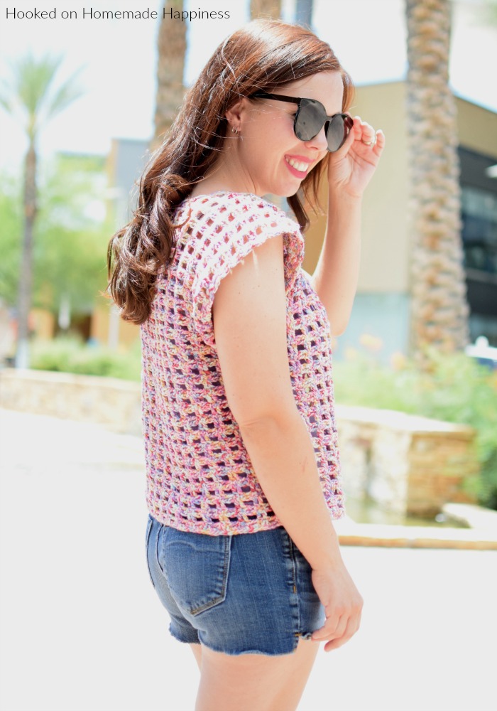 Block Party Tee Crochet Pattern - The Block Party Tee Crochet Pattern uses an easy 2 row repeat and has very little sewing. It's a quick & easy top! It's made with DK weight cotton yarn, so it's light enough to wear on even the warmest days.