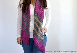 Easy Diagonal Scarf Crochet Pattern - The Easy Diagonal Scarf Crochet Pattern is just that... easy! You can make any simple striped scarf a little extra fun by making it diagonal.