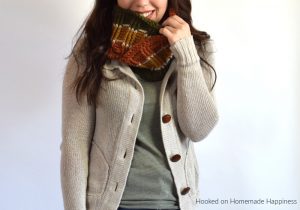 Ribbed Infinity Scarf Crochet Pattern = The Ribbed Infinity Scarf Crochet Pattern has some gorgeous texture! It's so easy to create this ribbed look. All you need is front post double crochet and back post double crochet!