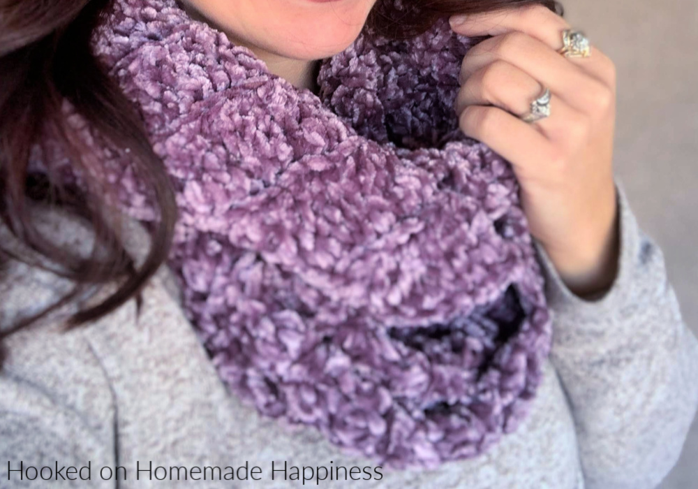 Easy Velvet Infinity Scarf Crochet Pattern - The Easy Velvet Infinity Scarf Crochet Pattern uses just 1 skein of Bernat Velvet yarn. The velvet yarn is so soft and luxurious. It makes such a soft and cozy winter scarf.