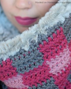 Faux Plaid Cowl Crochet Pattern - The Faux Plaid Cowl Crochet Pattern is the warmest cowl I have ever worn! It has a double layer of warmth from the faux fur sewn on the inside.