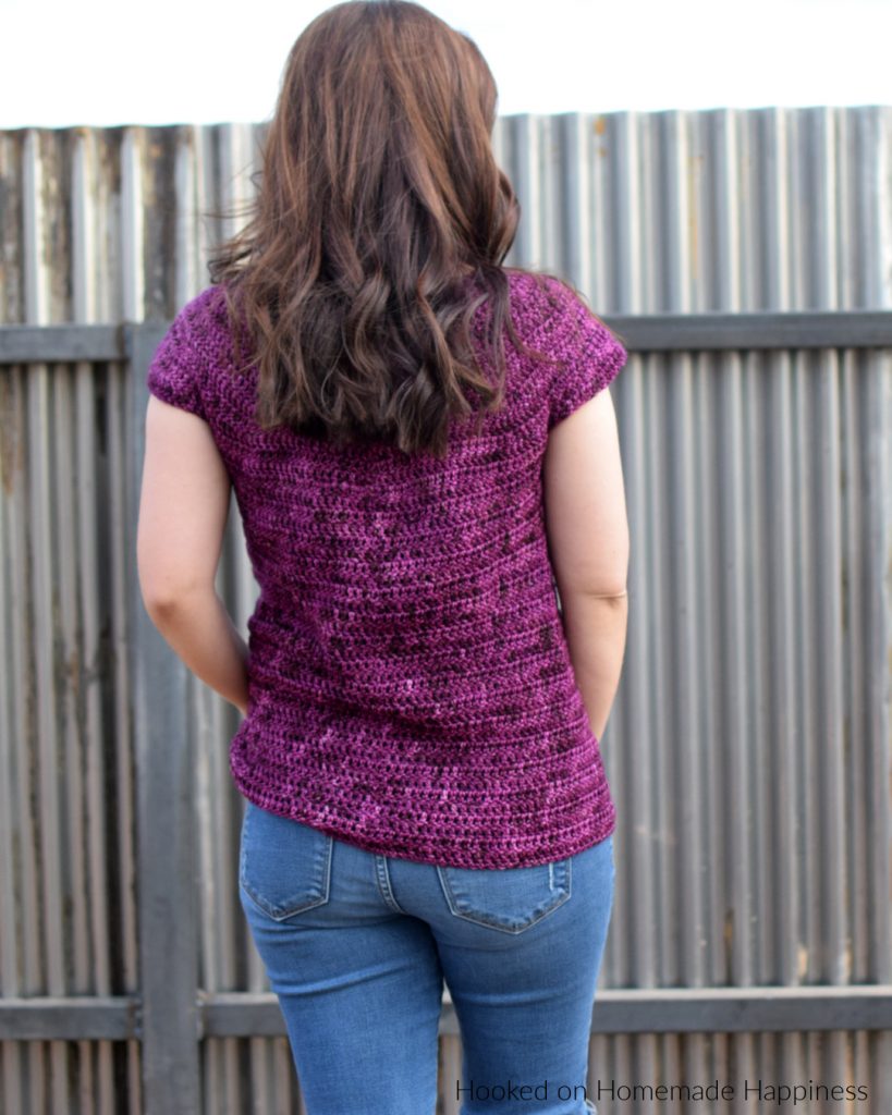 Basic Tee Crochet Pattern - The Basic Tee Crochet Pattern is all double crochet and is a super easy beginner top pattern!