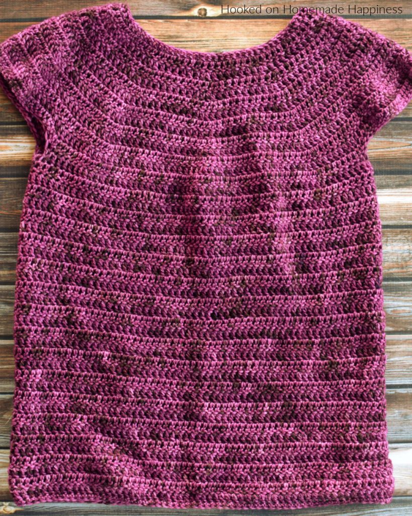 Basic Tee Crochet Pattern - The Basic Tee Crochet Pattern is all double crochet and is a super easy beginner top pattern!