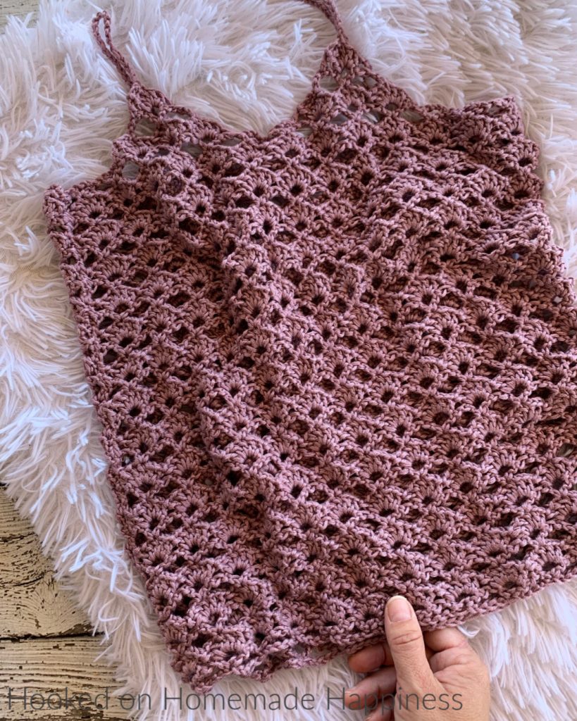 Lace Cami Crochet Pattern - This Lace Cami Crochet Pattern is a simple 2 row repeat! It looks so cute layer with a jacket for spring & summer.