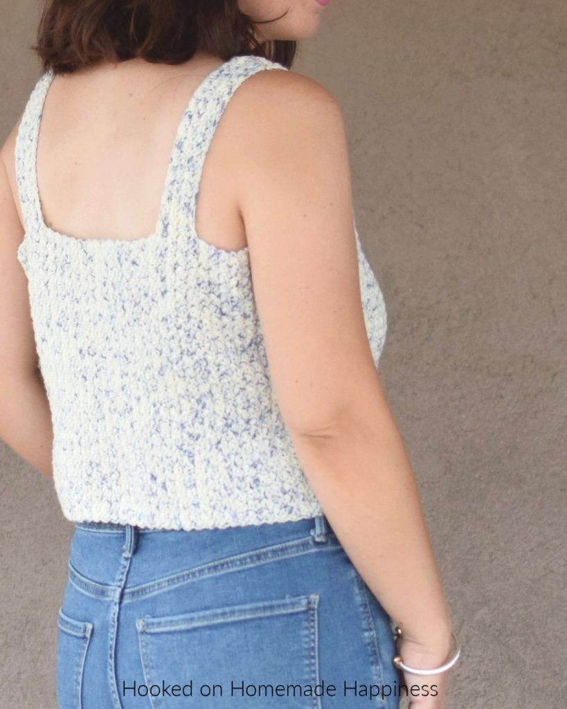 Crop Tank Top Crochet Pattern - The Crop Tank Top Crochet Pattern is made as one entire piece with very little sewing! Making (almost) no sew garments is my new favorite thing and this one fits right in.