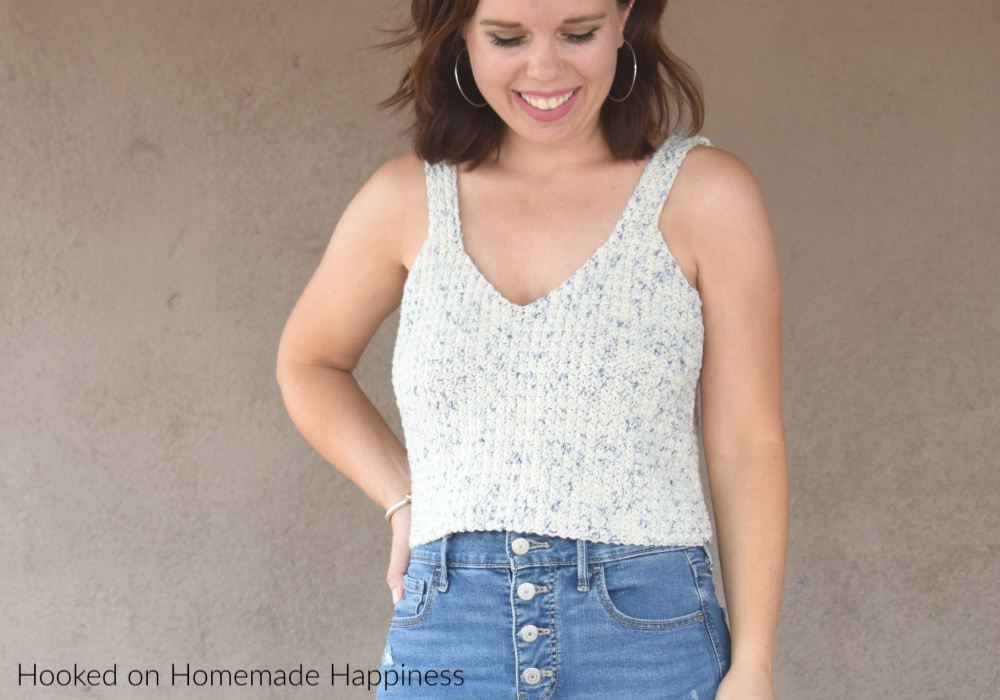 Crop Tank Top Crochet Pattern - The Crop Tank Top Crochet Pattern is made as one entire piece with very little sewing! Making (almost) no sew garments is my new favorite thing and this one fits right in.