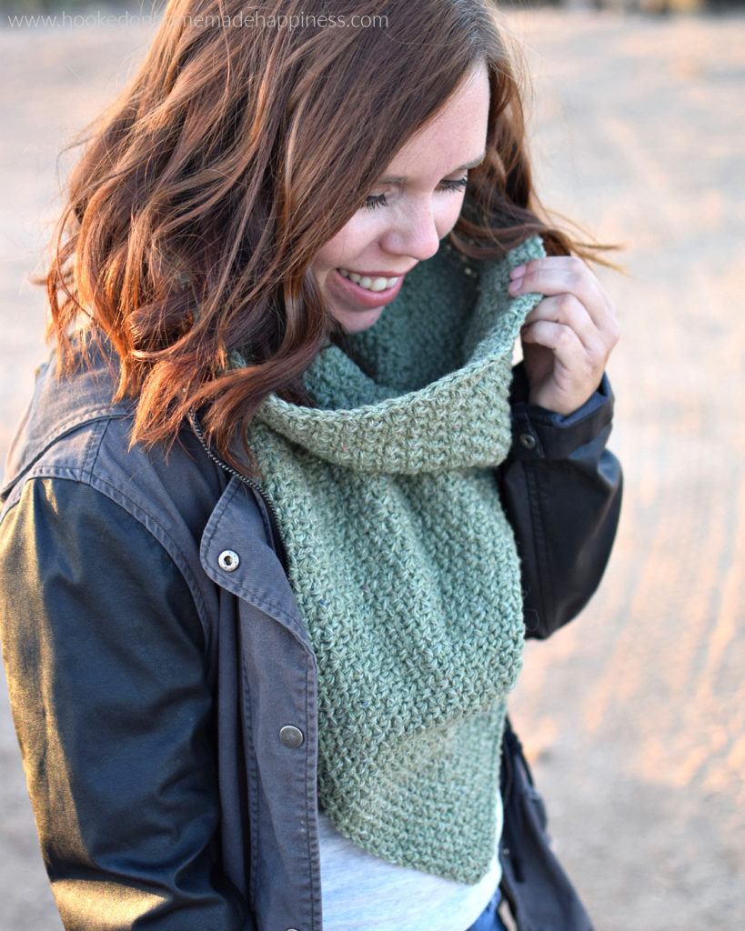 Moss Boss Cowl Crochet Pattern - The Moss Boss Cowl Crochet Pattern uses one of my favorite classic stitches, the moss stitch!