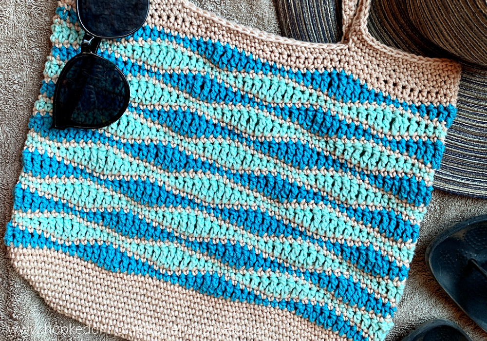 Beach Waves Market Bag Crochet Pattern - The Beach Waves Market Bag Crochet Pattern is a quick summer bag that's perfect for the beach!