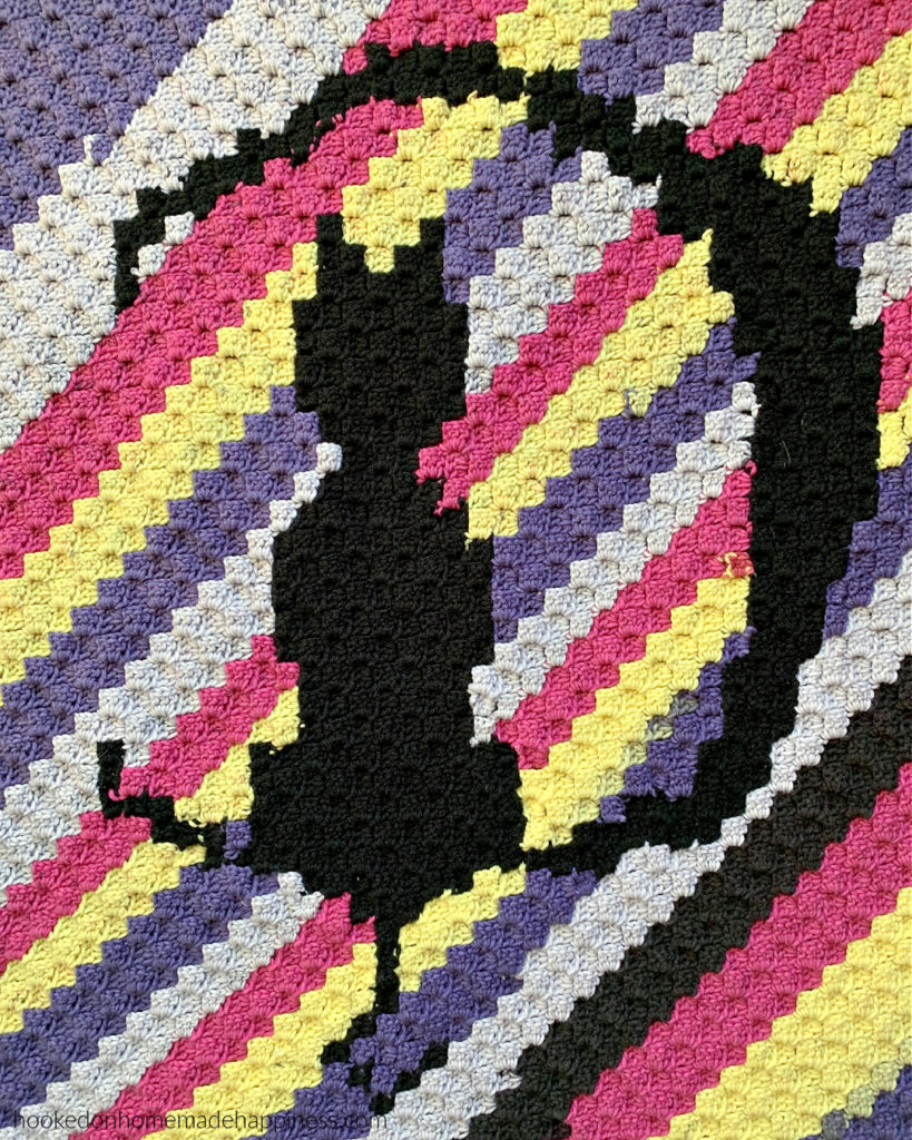Cat's Crescent C2C Free Crochet Pattern - The Cat's Crescent Blanket C2C Crochet Pattern is a fun blanket for Halloween or anytime of the year!