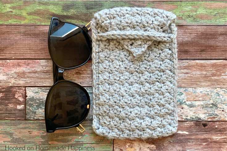 Sunglasses Case Free Crochet Pattern - Sunglasses Case Free Crochet Pattern - This easy Sunglasses Case Crochet Pattern works up so quick! It's all one rectangle (and some decreasing to make the top flap) with a little bit of sewing. It has a beautiful texture and uses one of my favorite crochet stitches, the Suzette Stitch.