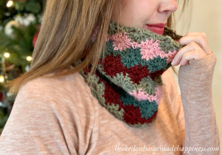 Christmas Cowl Crochet Pattern
